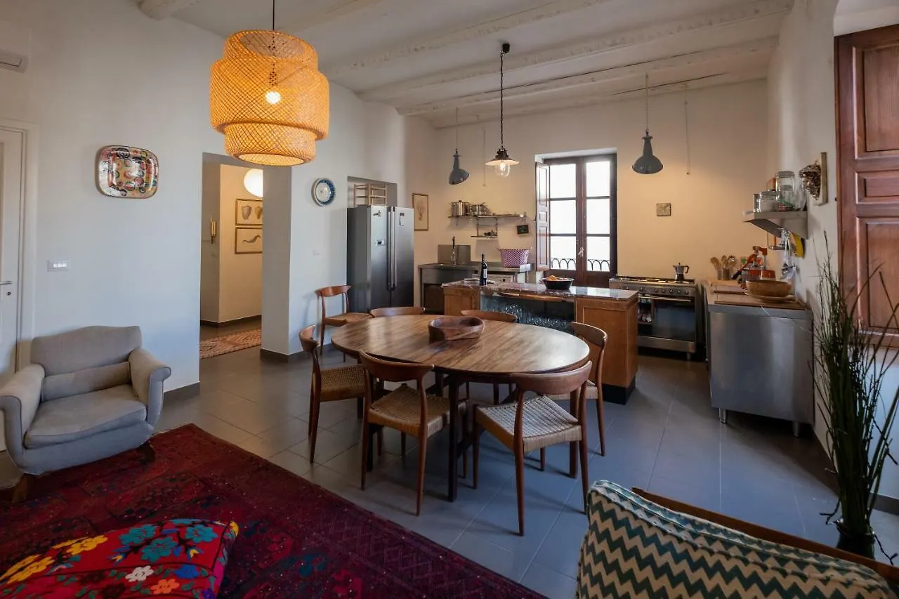 Casa Siciliana Alla Giudecca contacts